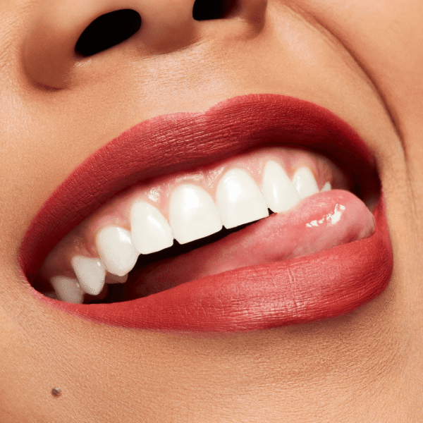 MAC Retro Matte Liquid Lipcolour / M·A·C Chili's Crew - Image 2