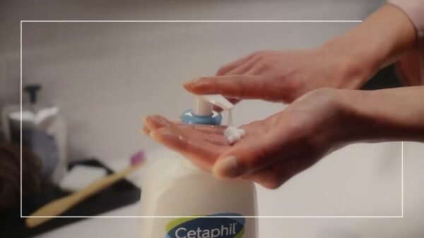 Cetaphil Hydrating Foaming Cream Cleanser 236g